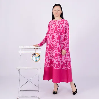 Новое женское темпераментное свободное плиссированное платье с круглым воротником и длинными рукавами и принтом 2023 года