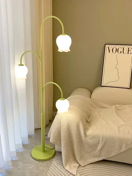Торшер с французской лилией в кремовом стиле, современный минималистичный креативный диван для гостиной, угловые атмосферные светильники